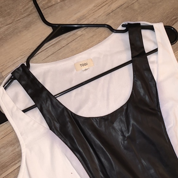 White Bodycon TOBI Dress with faux leather detail - Picture 3 of 5